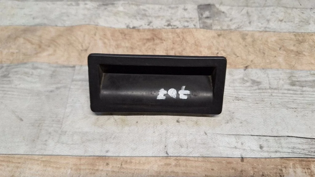 Tailgate/trunk/boot exterior handle 5N0827566T