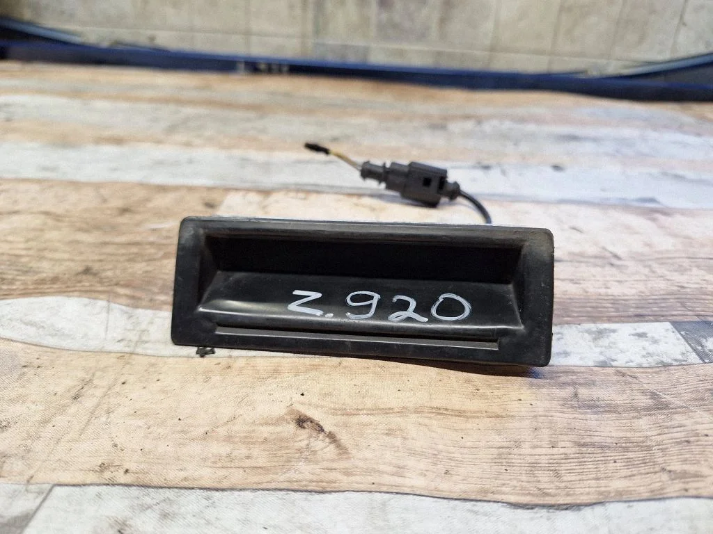 Tailgate/trunk/boot exterior handle 1J0827566F