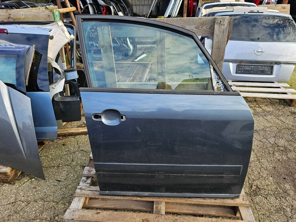 Front door 8Z0831512A