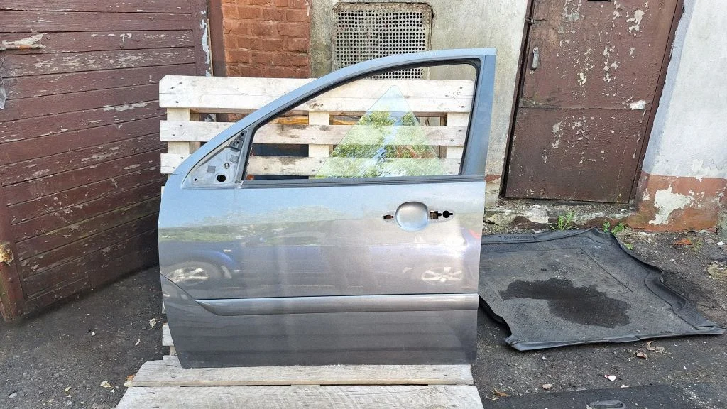 Front door – Ford Focus C-MAX (2003-2010)