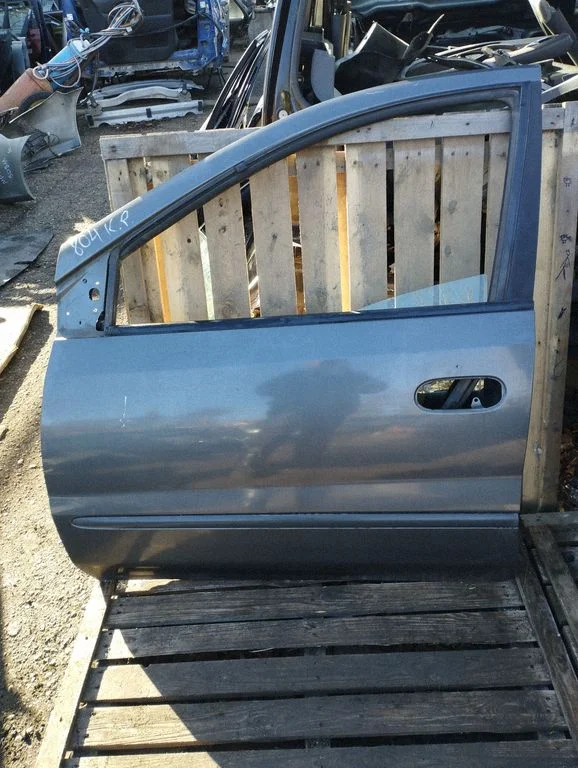 Esiuks – Nissan Almera N16 (2000-2010)