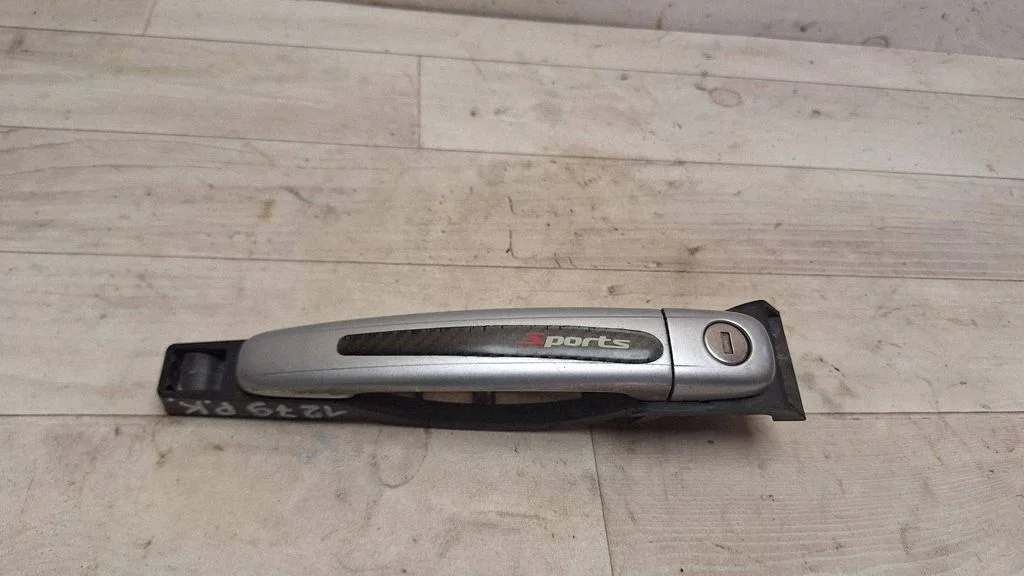 Esiukse välimine käepide 9657619880