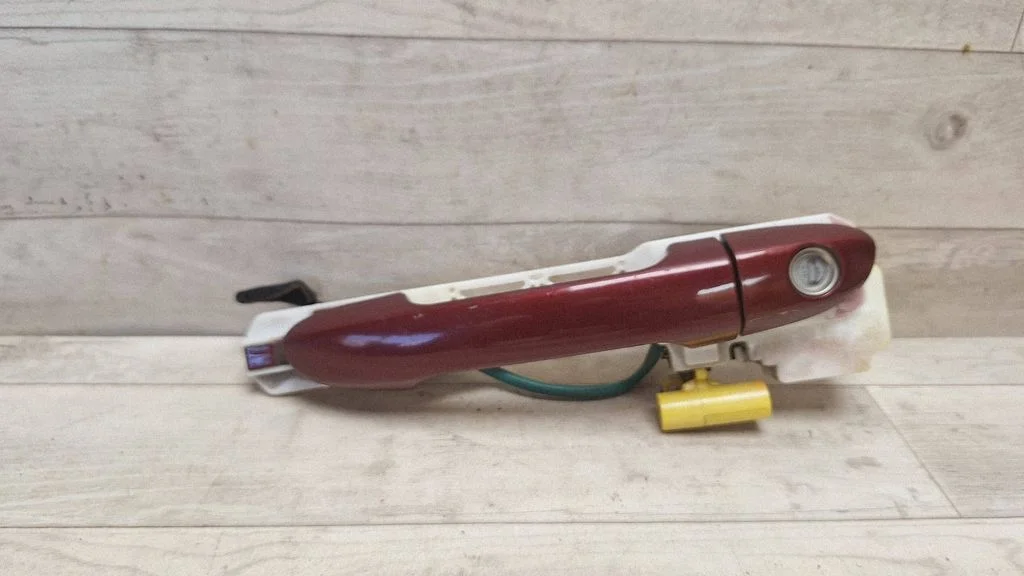 Front door exterior handle – front right