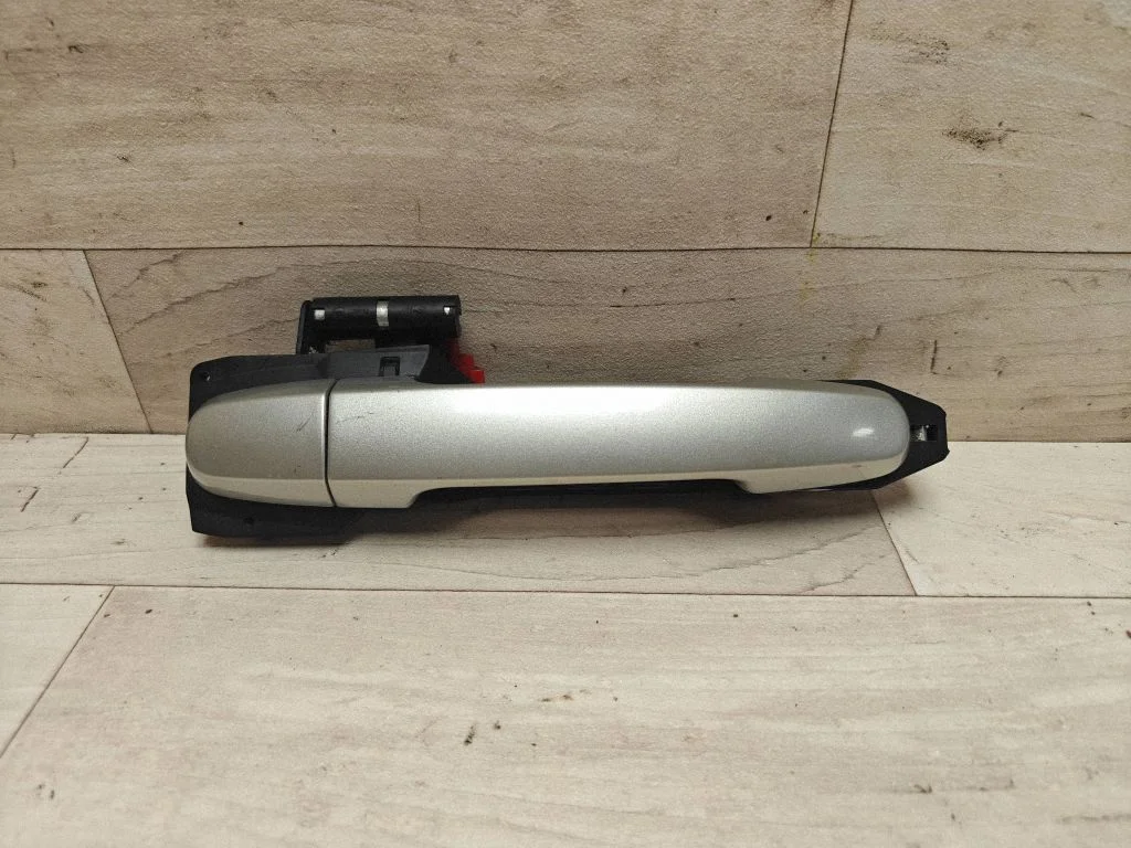 Front door exterior handle – Toyota Avensis T250 (2006-2009)