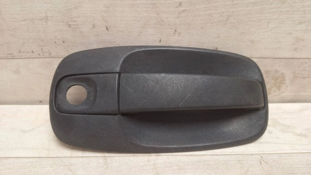 Esiukse välimine käepide 8200170625