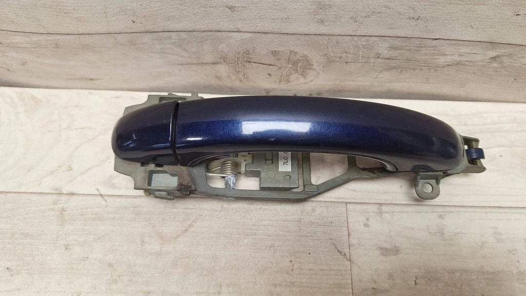 Front door exterior handle – Volkswagen Touareg I (2002-2010)