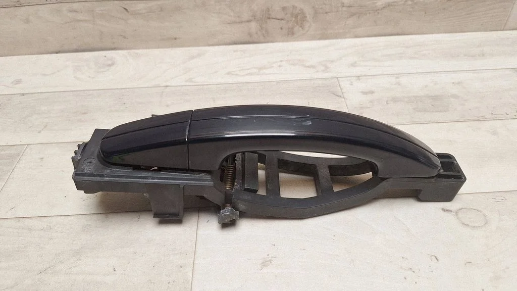 Esiukse välimine käepide 3M51R224A36AD