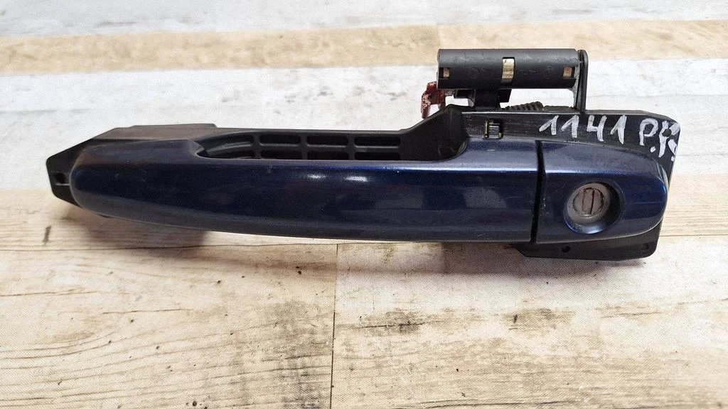 Front door exterior handle – front left