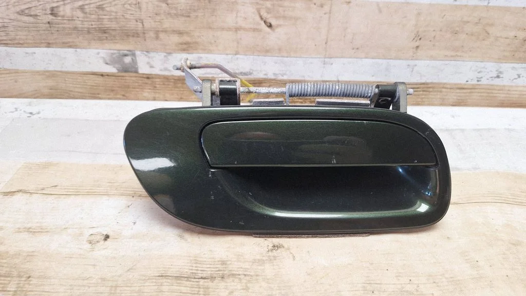 Front door exterior handle – front right
