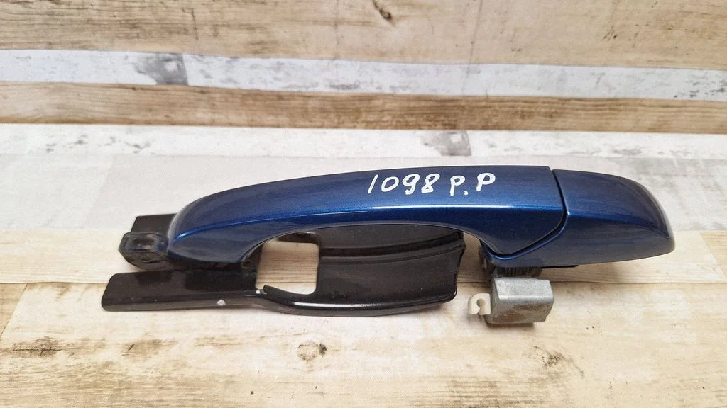 Esiukse välimine käepide 864AAA3508