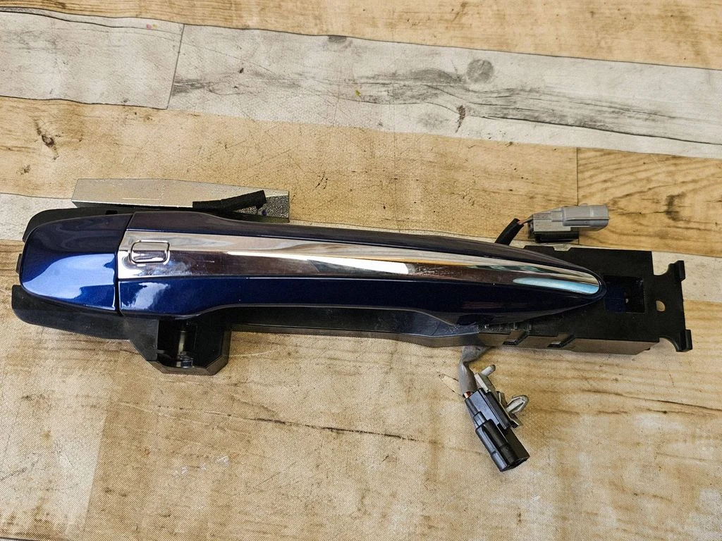 Front door exterior handle R24GA