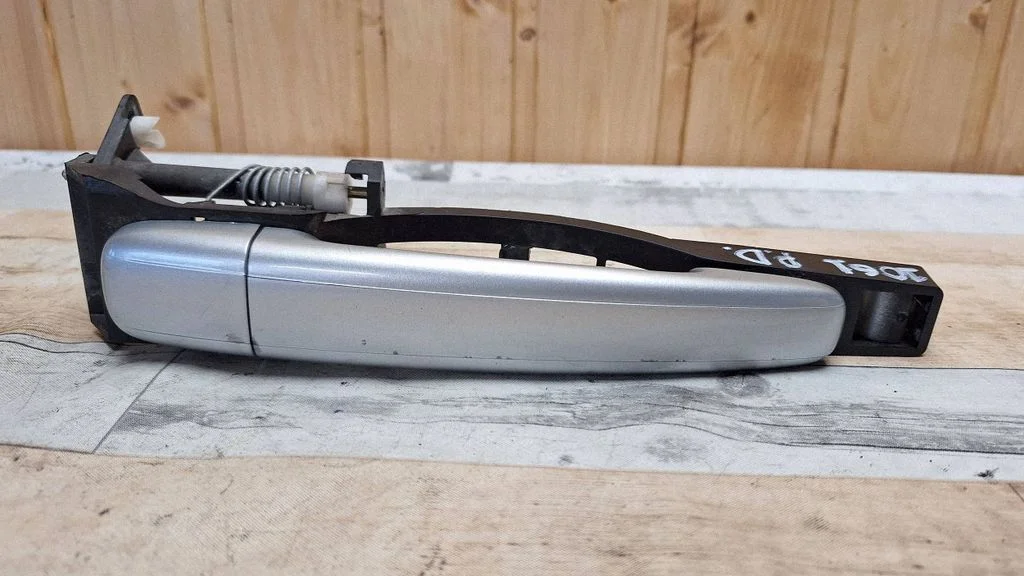 Esiukse välimine käepide 9657619780