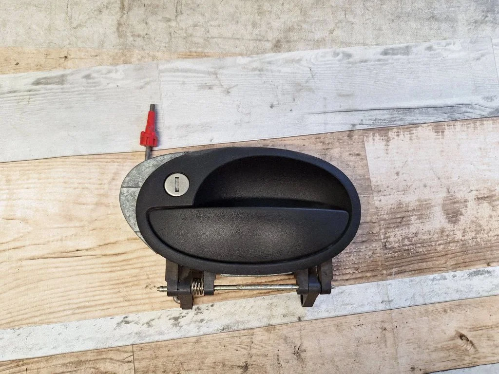 Esiukse välimine käepide ZNAL4C41