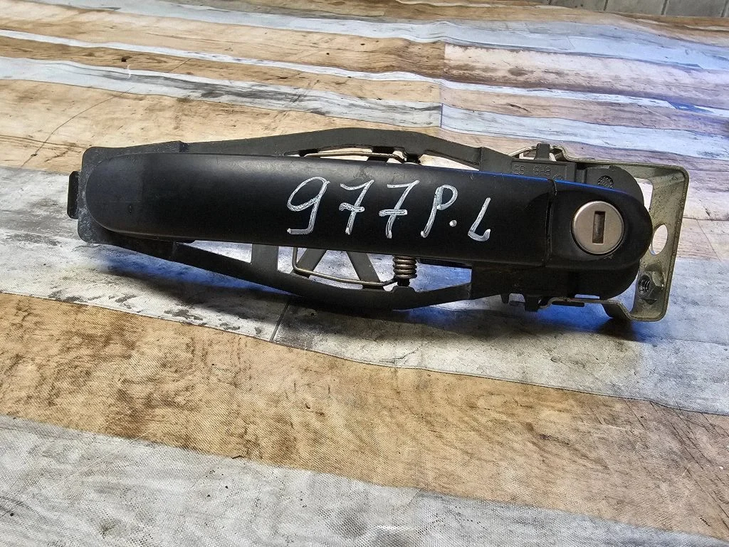 Esiukse välimine käepide 1T0839805A