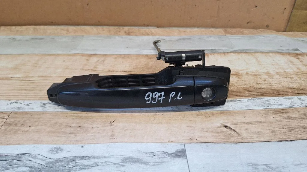 Front door exterior handle – front left