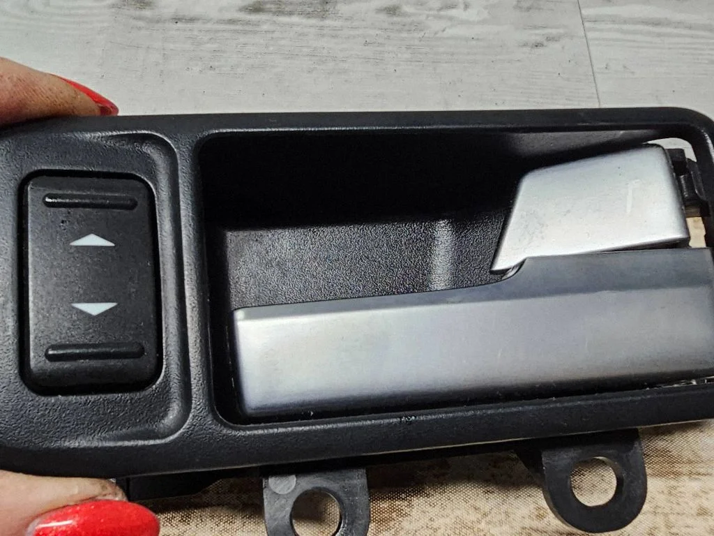 Front door exterior handle 3M51R22600