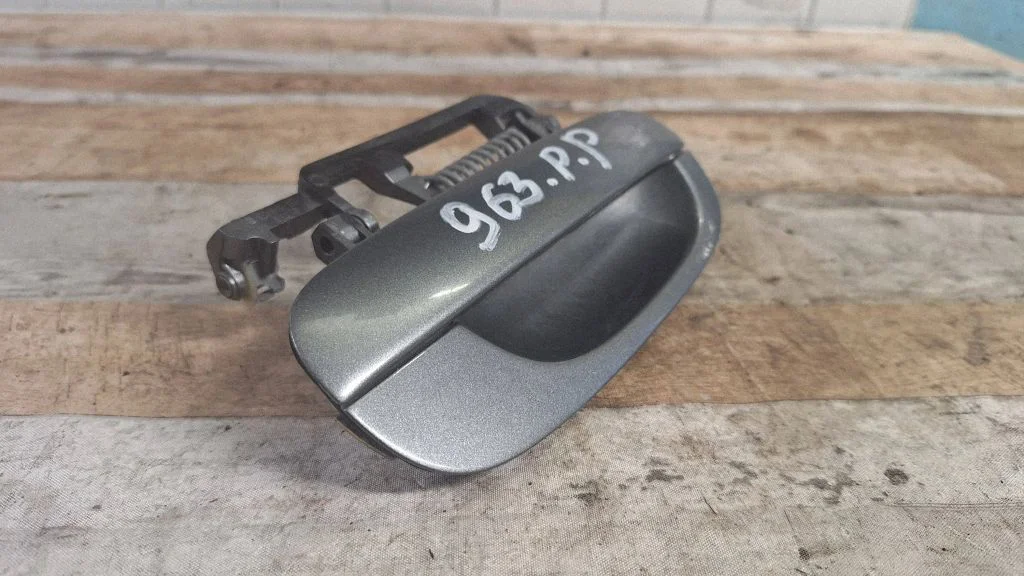 Esiukse välimine käepide 98043102