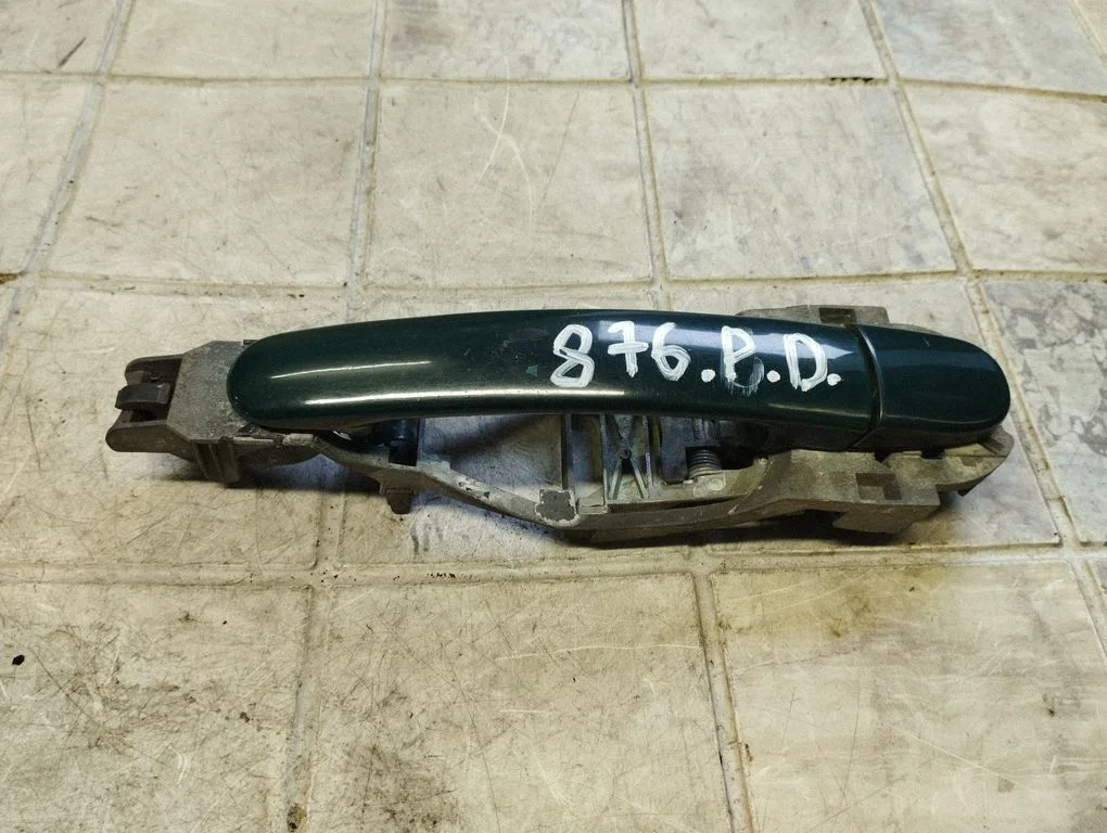 Klamka zewnętrzna drzwi przednich 3B0837885