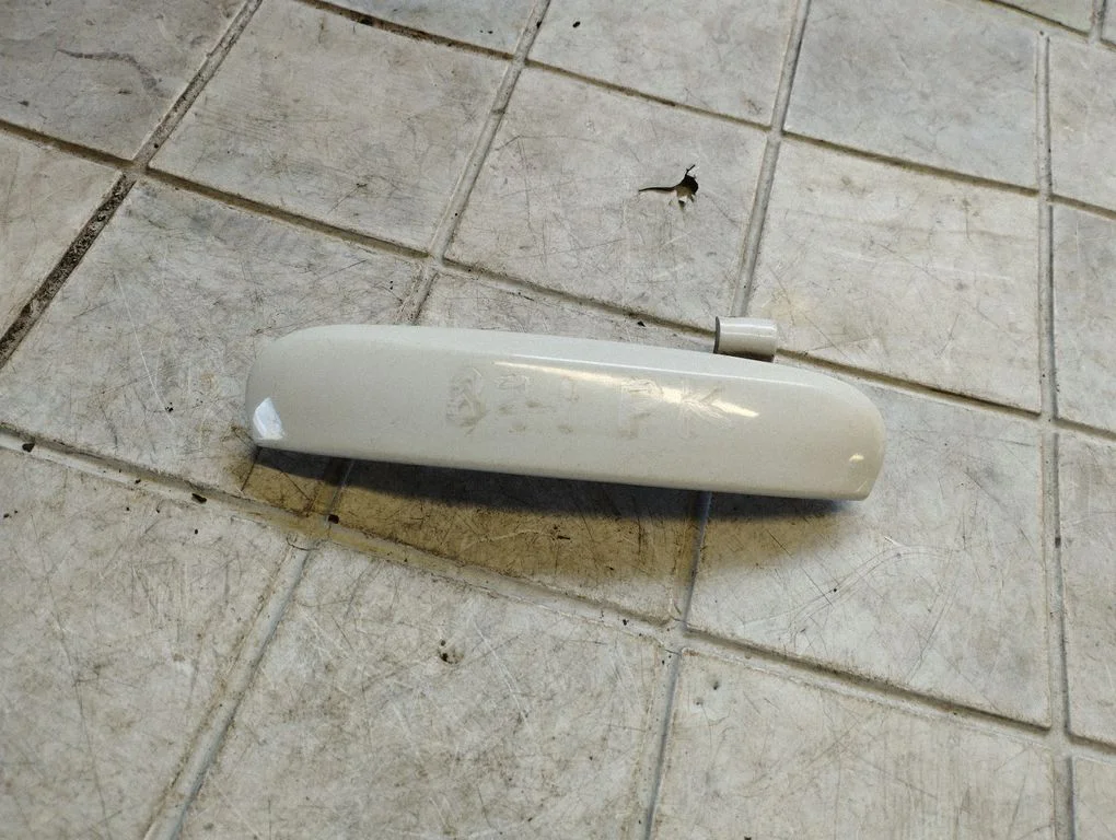 Front door exterior handle – Mitsubishi Colt CZ3 (2006-2009)