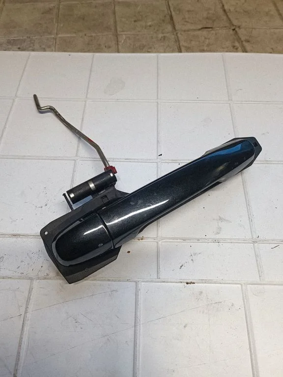 Front door exterior handle – Toyota Corolla Verso AR10 (2004-2009)