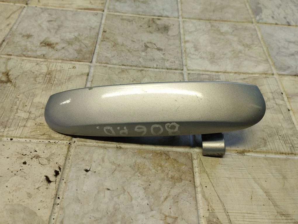 Front door exterior handle – Mitsubishi Colt (2004-2008)