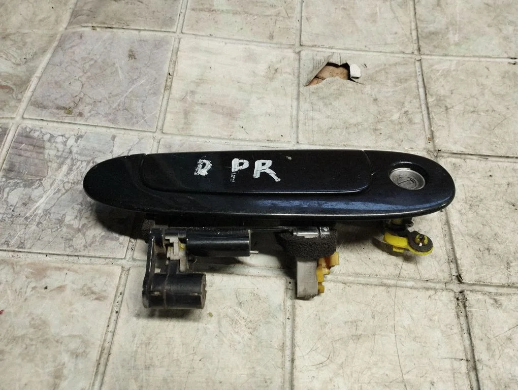 Front door exterior handle – Toyota Yaris Verso (1999-2005)