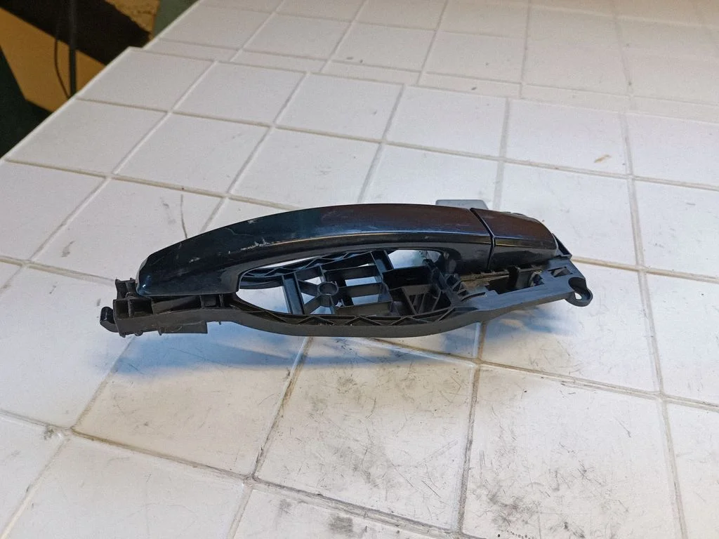 Front door exterior handle 24463525