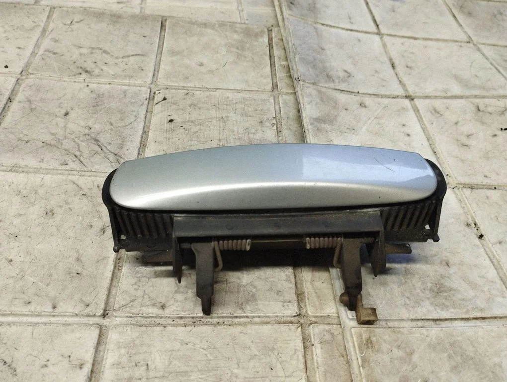 Front door exterior handle 4B0839885