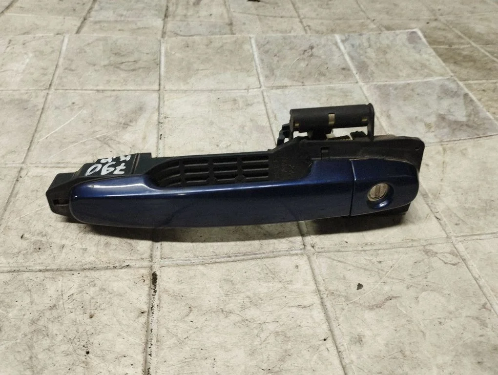 Front door exterior handle – Toyota Avensis T250 (2003-2006)