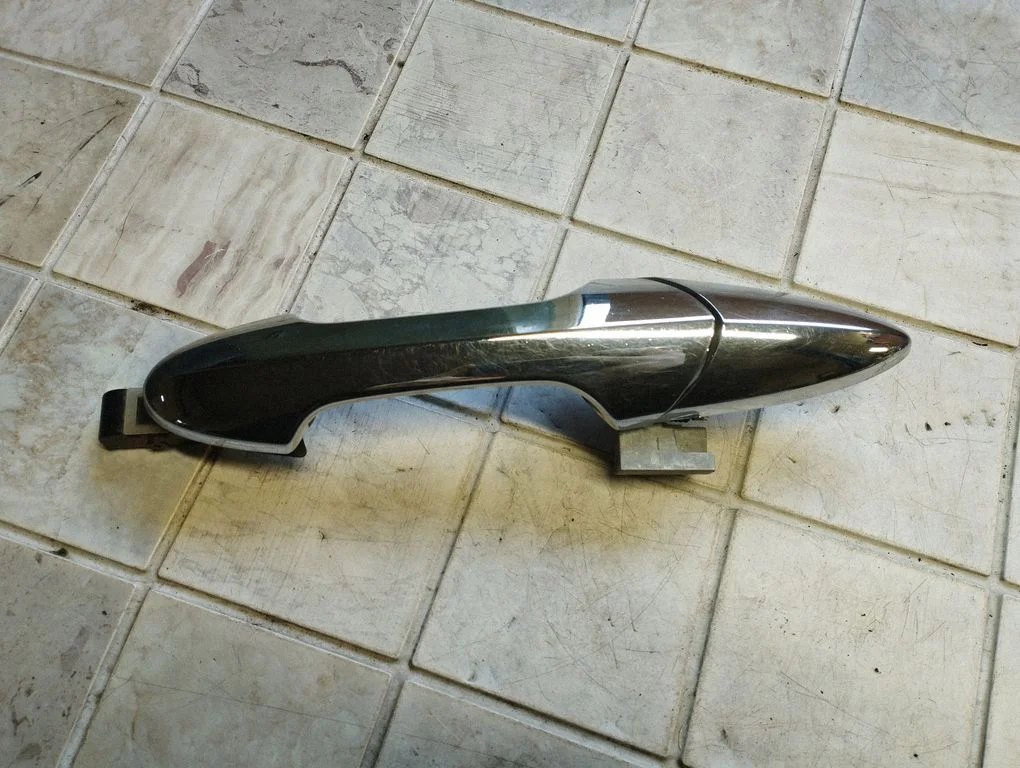 Esiukse välimine käepide – Honda FR-V (2004-2009)