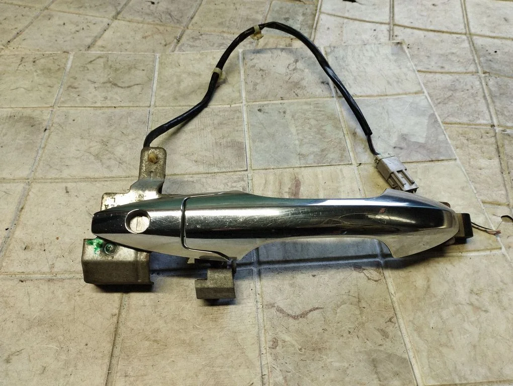 Esiukse välimine käepide – Honda Accord (2003-2007)