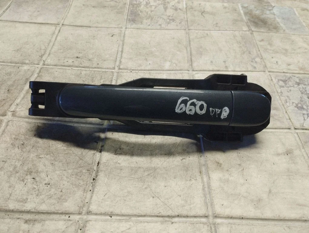 Front door exterior handle 5P0837886
