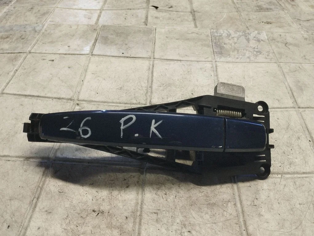 Esiukse välimine käepide – Opel Zafira C (2011-2019)