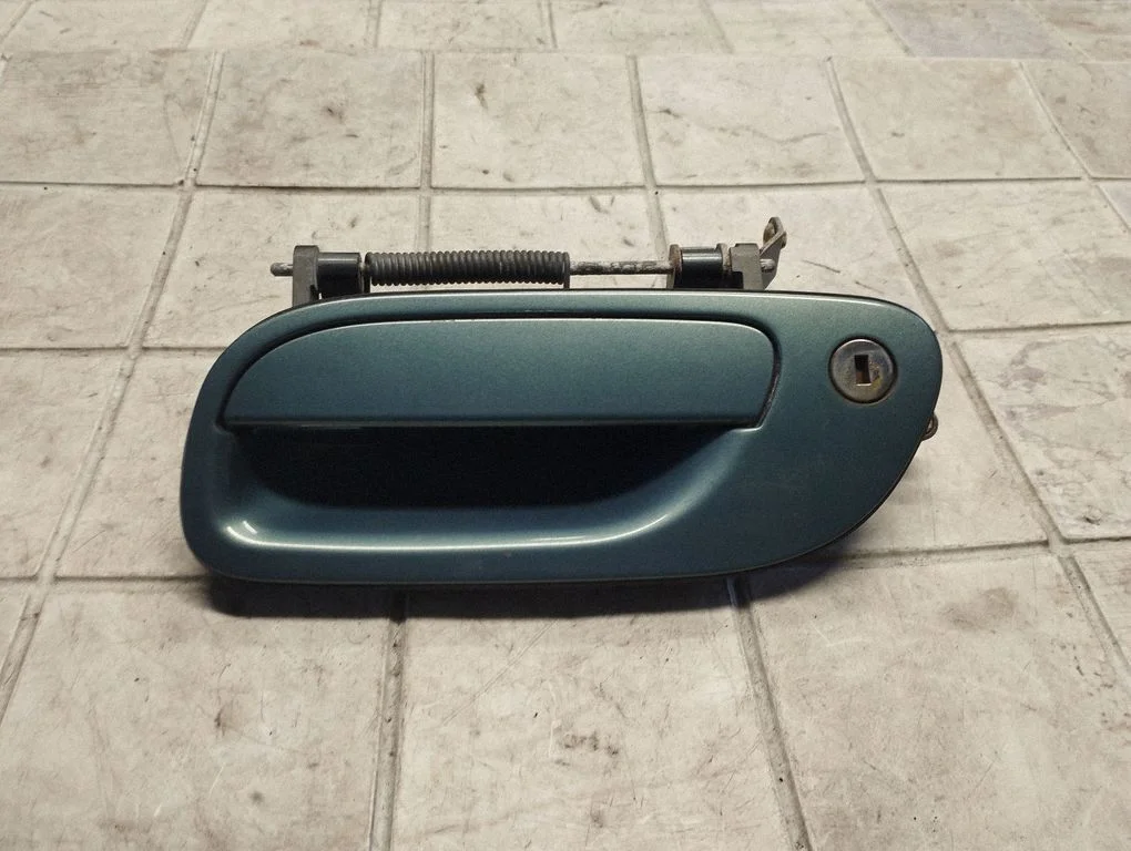 Front door exterior handle Z410