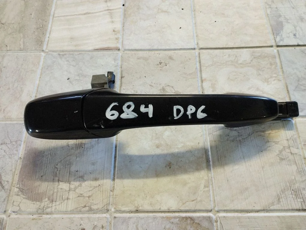 Front door exterior handle – rear right