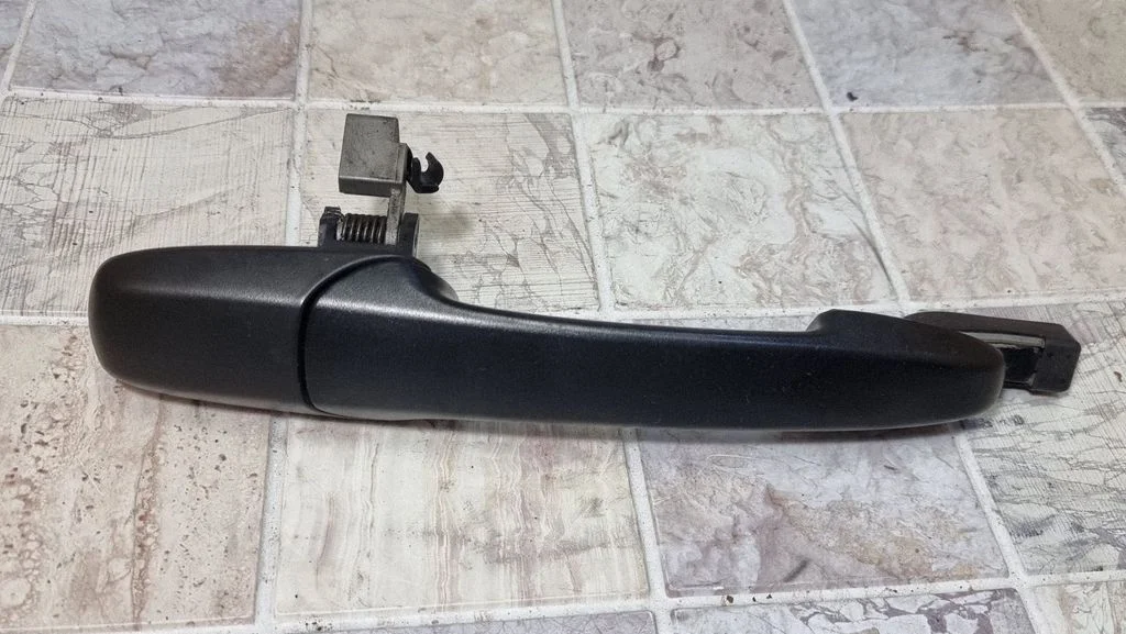 Front door exterior handle – Mazda 2 (2003-2007)