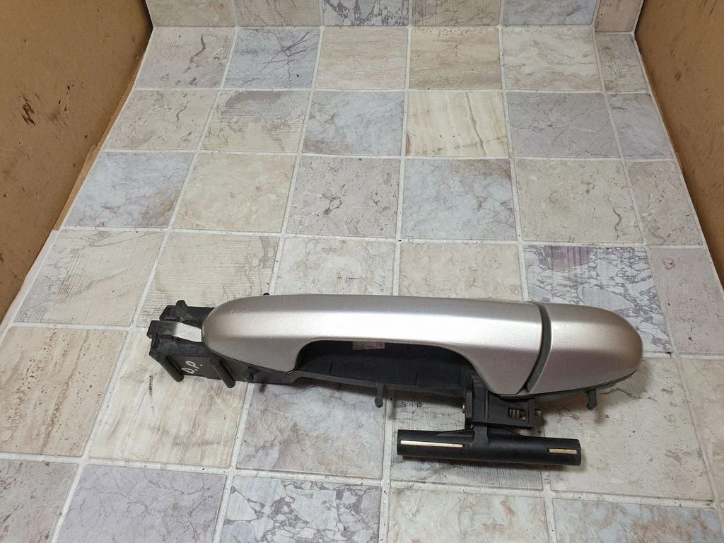Esiukse välimine käepide 40234500