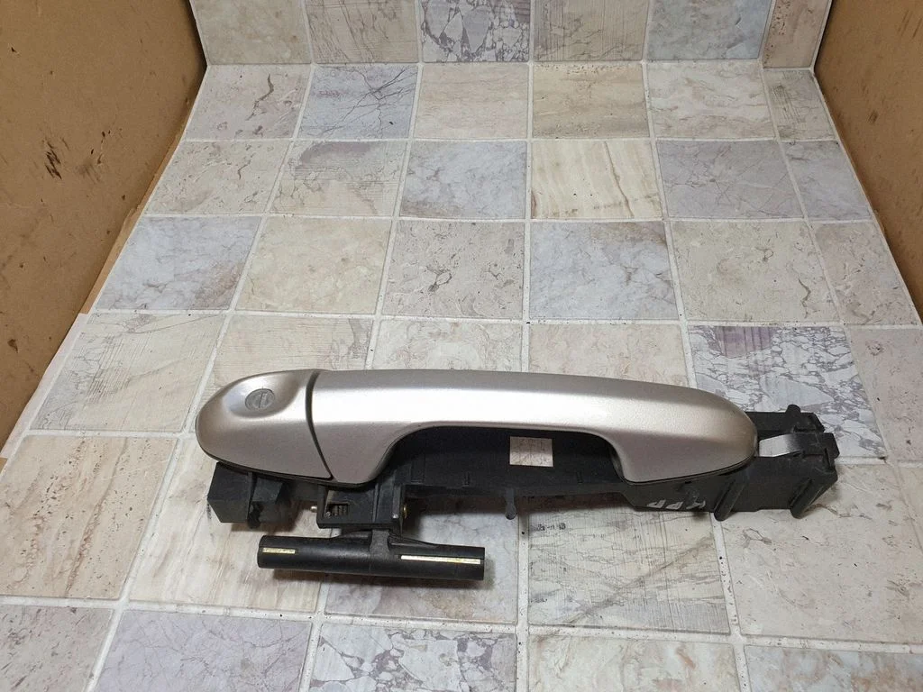 Esiukse välimine käepide 40233500