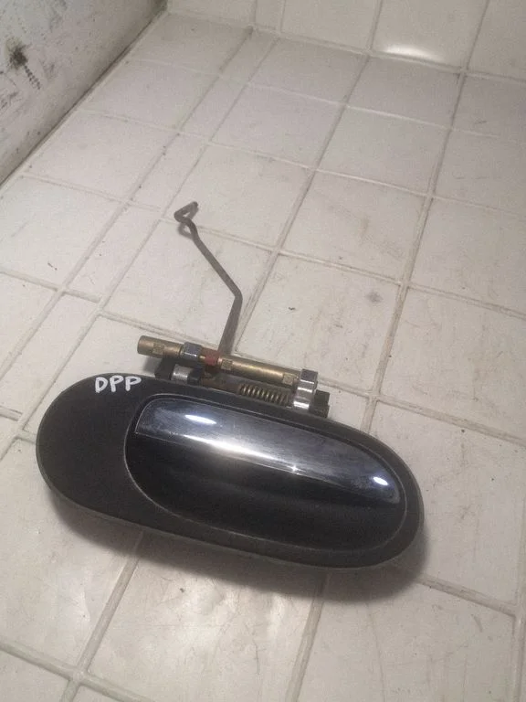 Esiukse välimine käepide SA830613