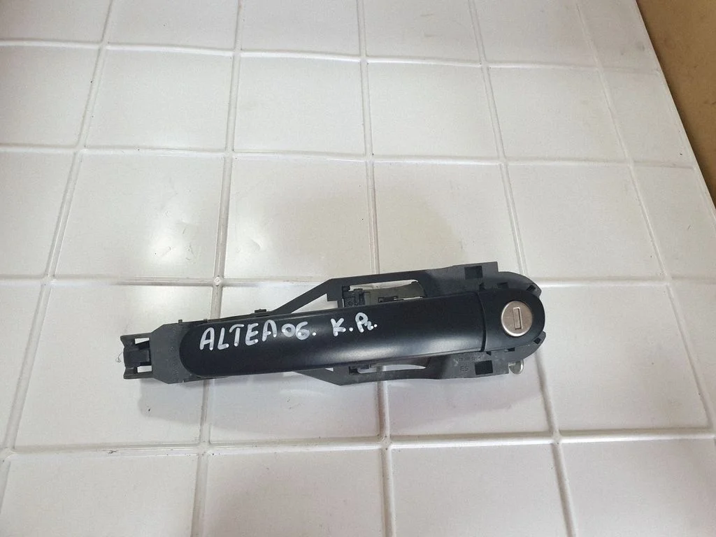 Klamka zewnętrzna drzwi przednich – Seat Altea XL (2004-2015)