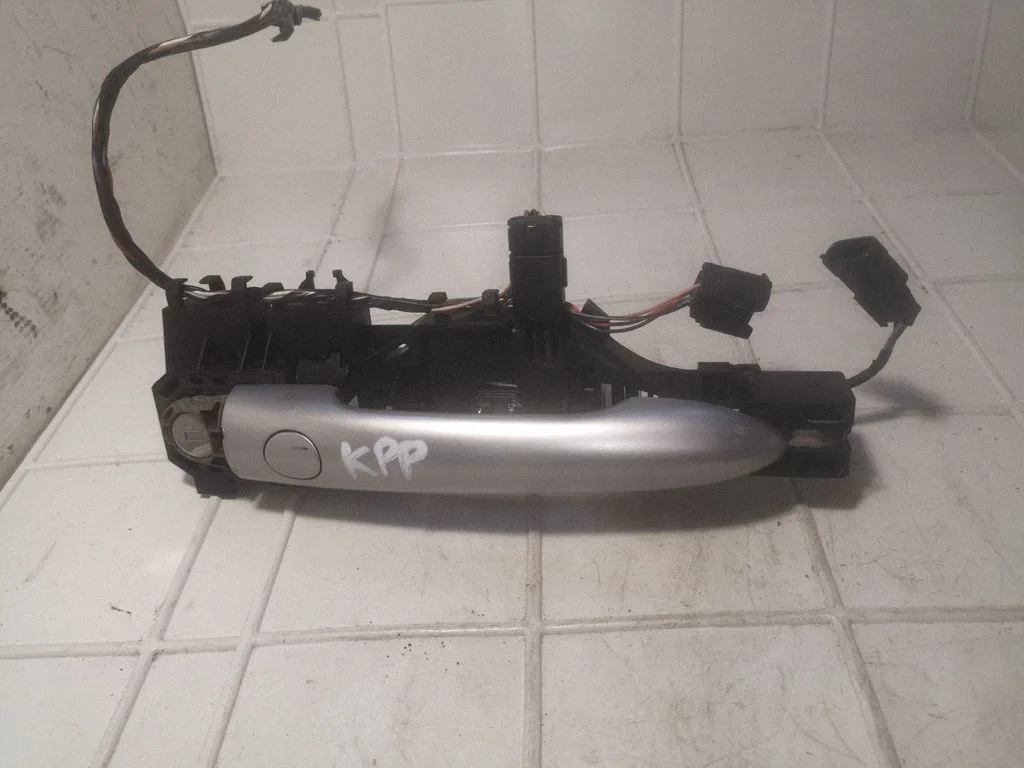 Front door exterior handle – Renault Scenic II - Grand scenic II (2003-2006)