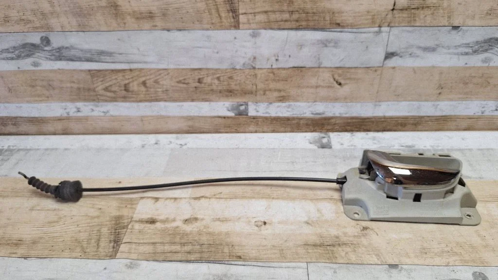 Front door interior handle 09170045