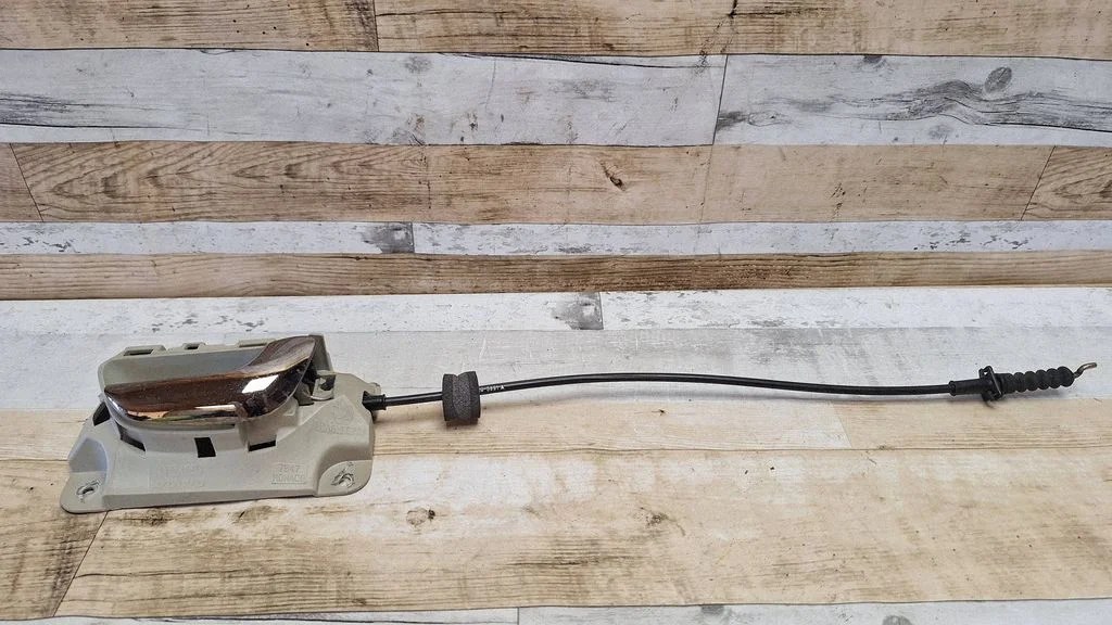 Front door interior handle 09170046
