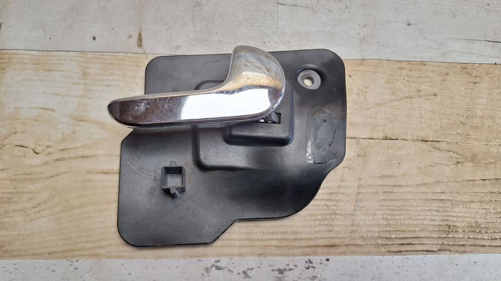 Front door interior handle 13121859