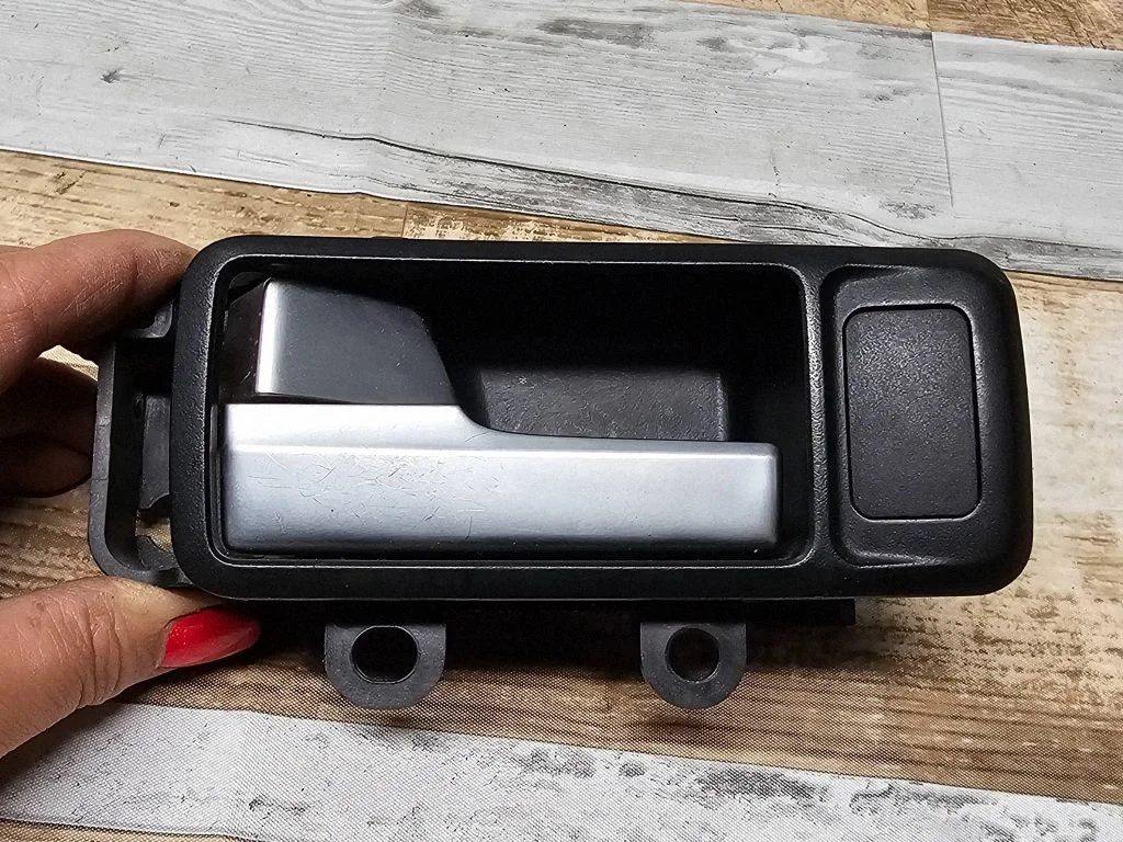 Front door interior handle 3M51R22601