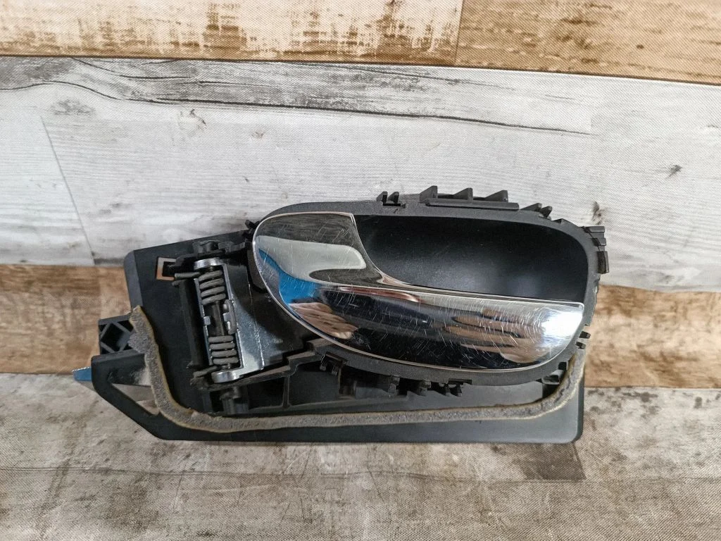 Front door interior handle 9643604577