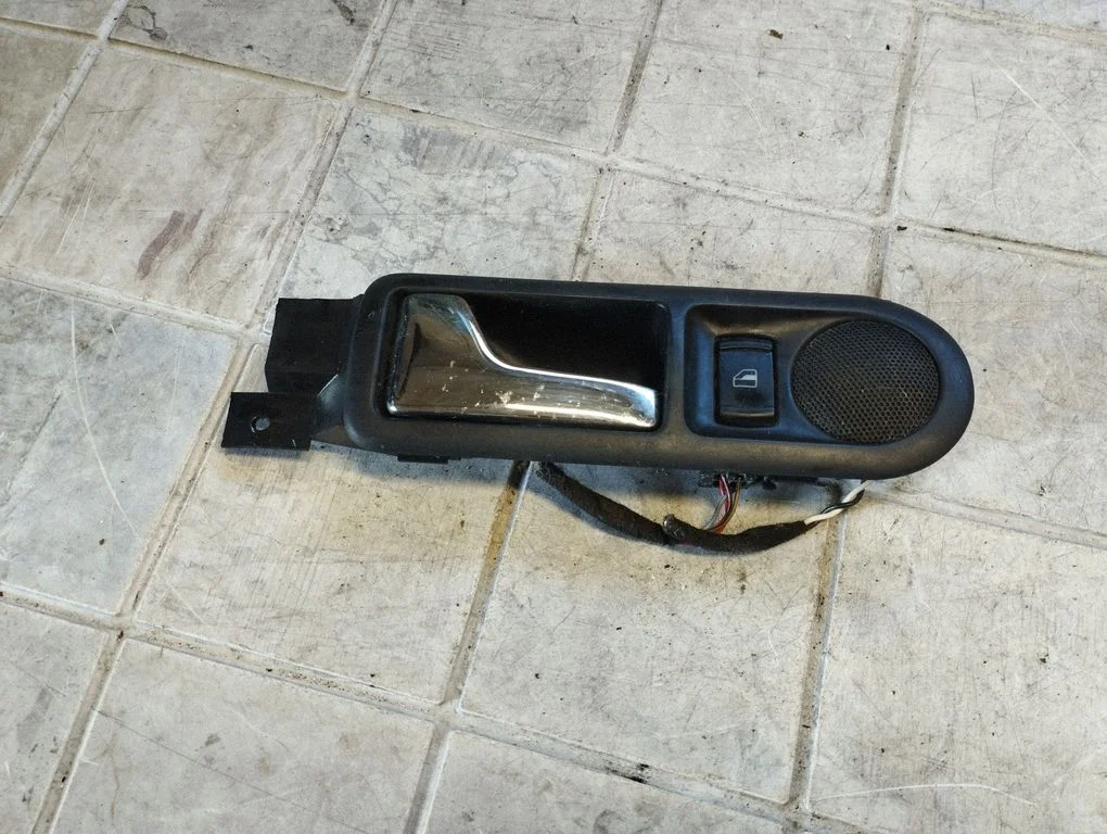 Iekšējais atvēršanas rokturis – Volkswagen Golf IV (1998-2005)