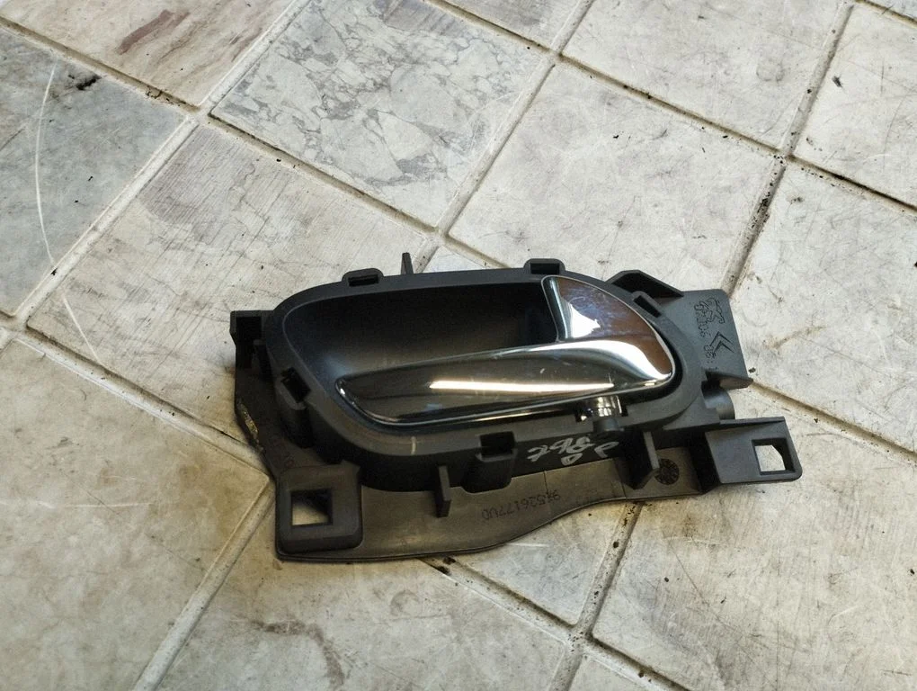 Iekšējais atvēršanas rokturis 96526177VD