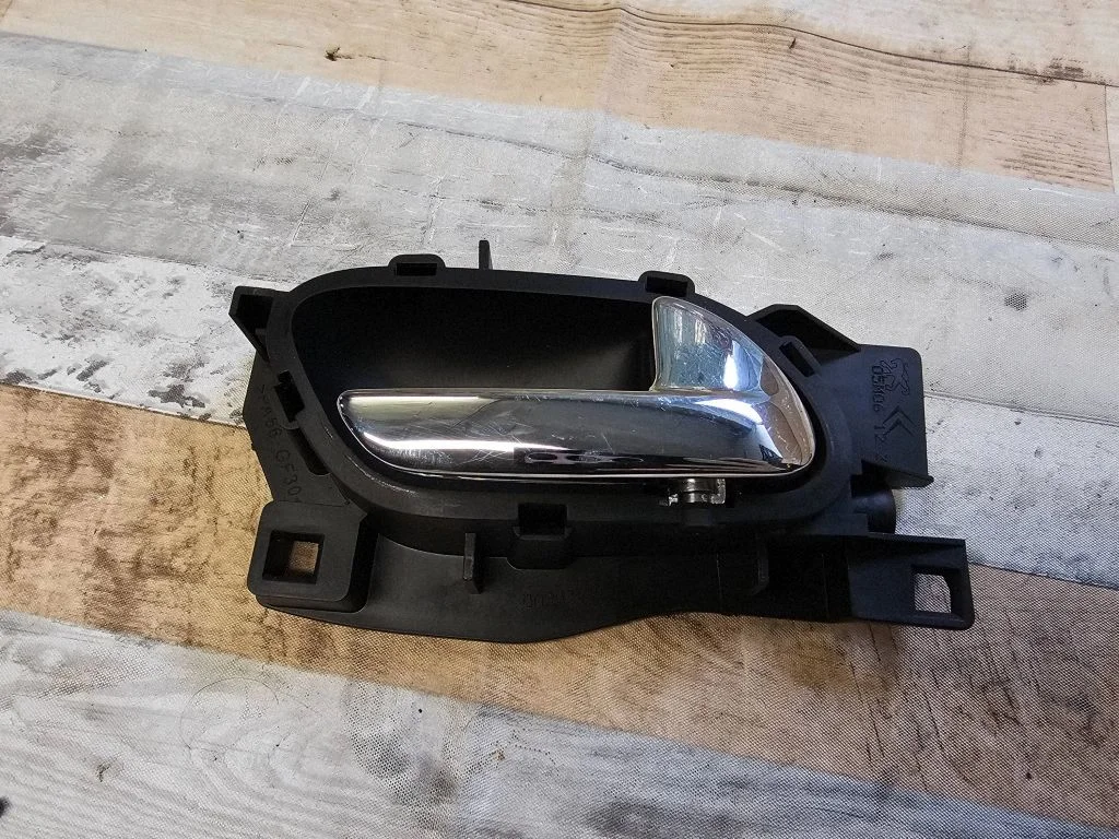 Esiukse sisemine käepide 96526177VD