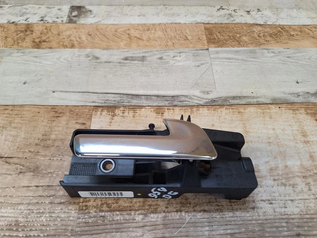 Front door interior handle